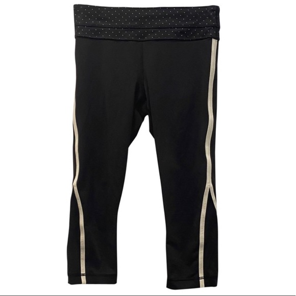 lululemon athletica Pants - Lululemon Athletica Poka Dot Capri